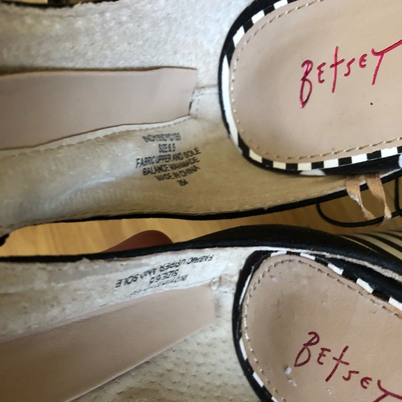 Betsey Johnson Sandals🌸 - Picture 9 of 11